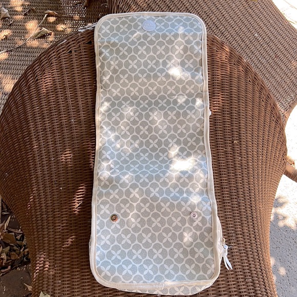 Audrey and Lewis Travel Toiletry Cosmetics Bag with Hook to Hang Silver Sparkles - Picture 4 of 7